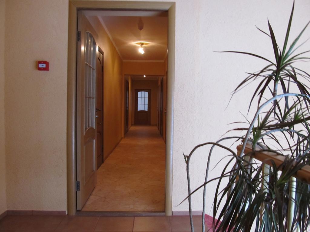 Viesu Maja Ezerkalns Hotel Kraslava Ngoại thất bức ảnh
