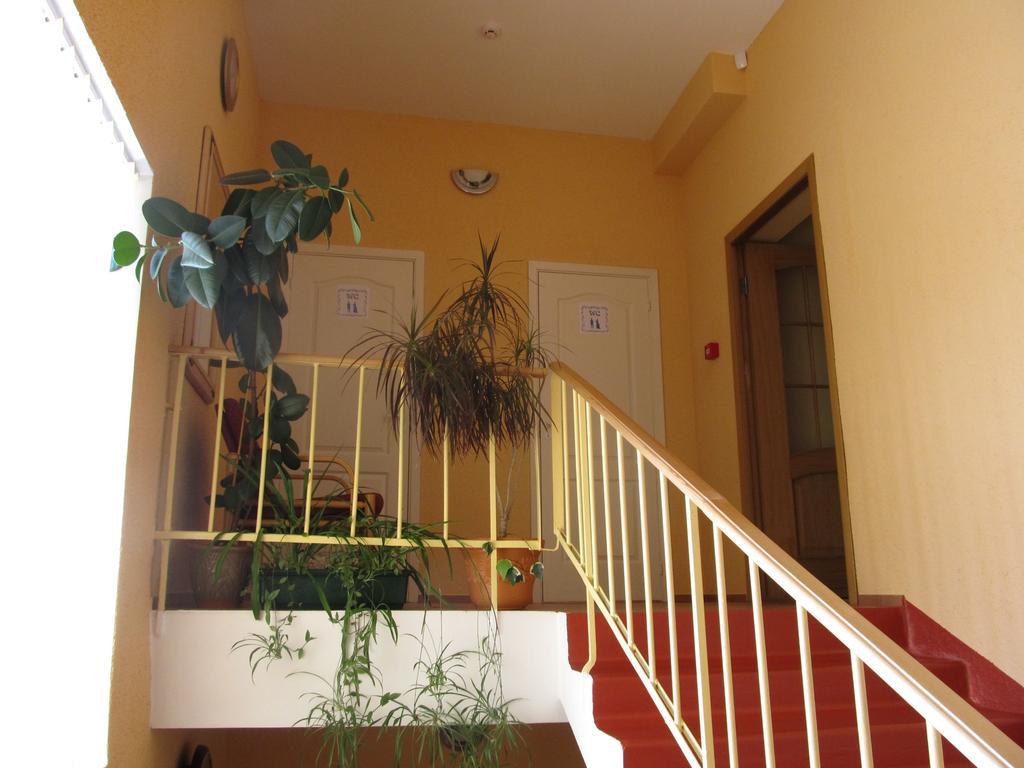 Viesu Maja Ezerkalns Hotel Kraslava Ngoại thất bức ảnh