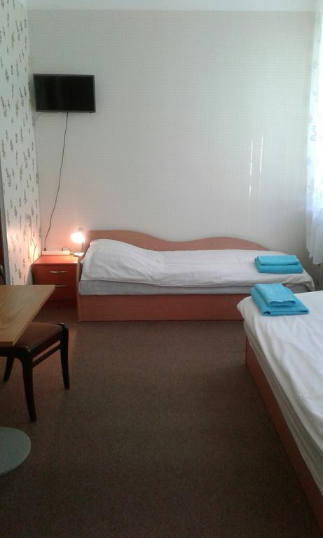 Viesu Maja Ezerkalns Hotel Kraslava Ngoại thất bức ảnh