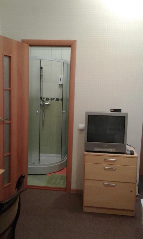 Viesu Maja Ezerkalns Hotel Kraslava Ngoại thất bức ảnh