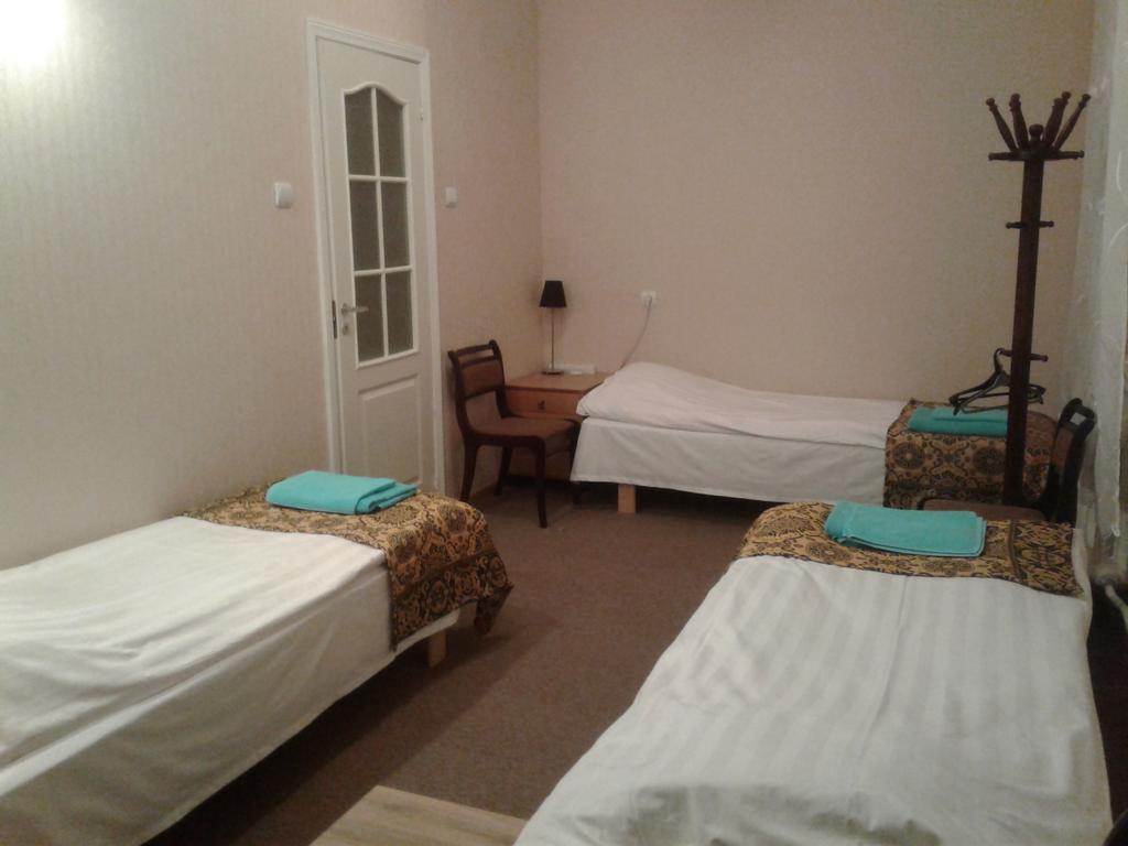 Viesu Maja Ezerkalns Hotel Kraslava Ngoại thất bức ảnh